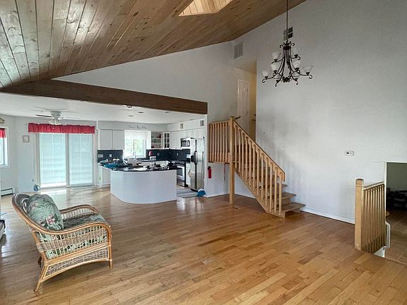 3rd image of 87 Clearwater Drive