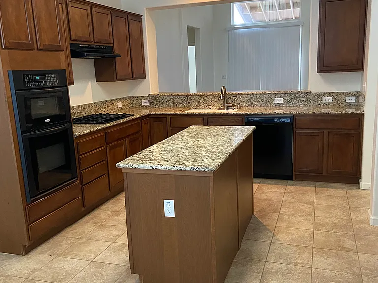 3215 N Kayenta St — Photo 6