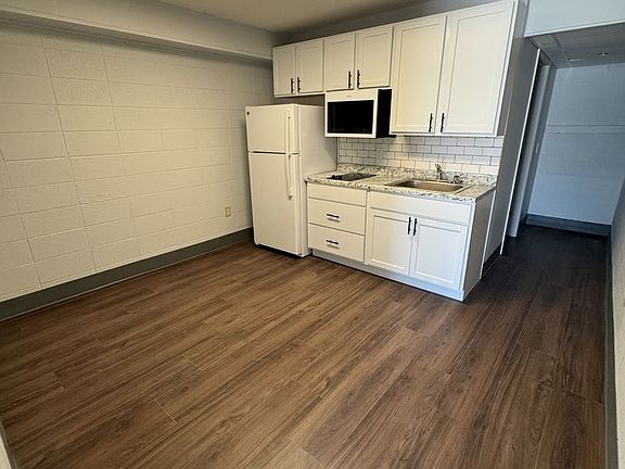 4th image of 104 S Main St #2