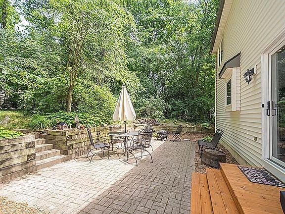 2nd image of 1392 Woodland Ct