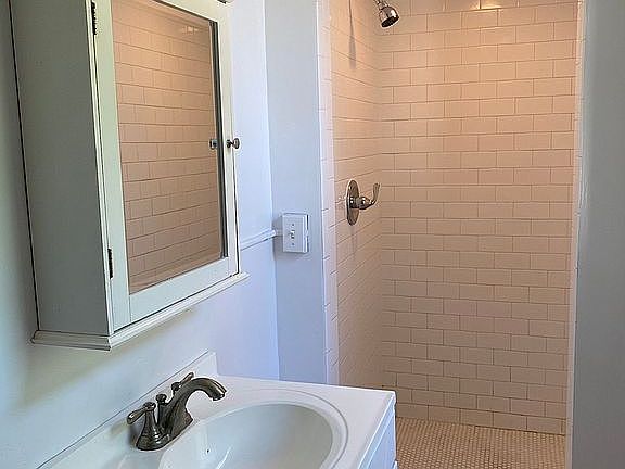2nd image of 2744 Fremont Ave S