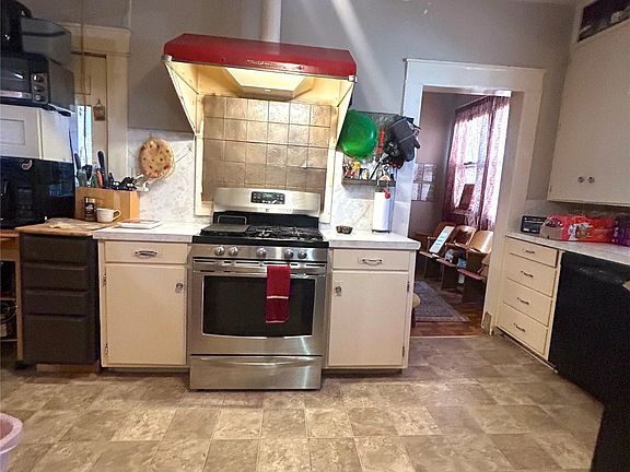 4th image of 706 Virginia St