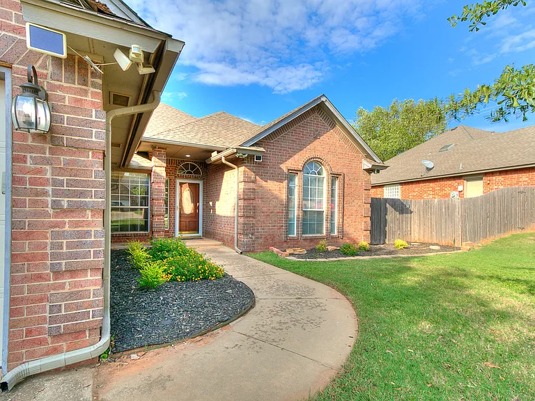 2913 Daybreak Dr — Photo 43