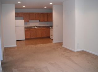 Sunny Knoll Apartments - 121, Seymour, CT 06483