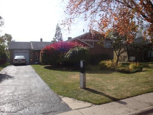 2nd image of 4459 W Lunt Ave