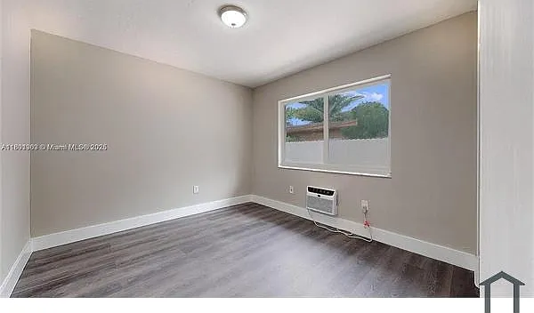 891 SW 5th St #4 — Photo 10