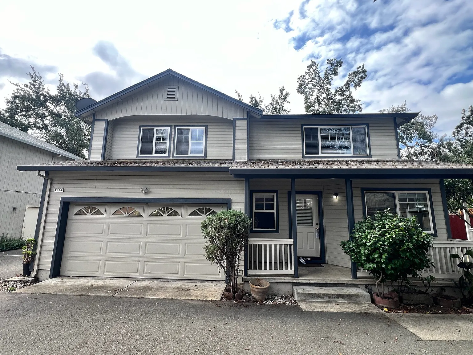 3 bed, 2.5 bath, 1615 sqft, $3,400 — Photo 3