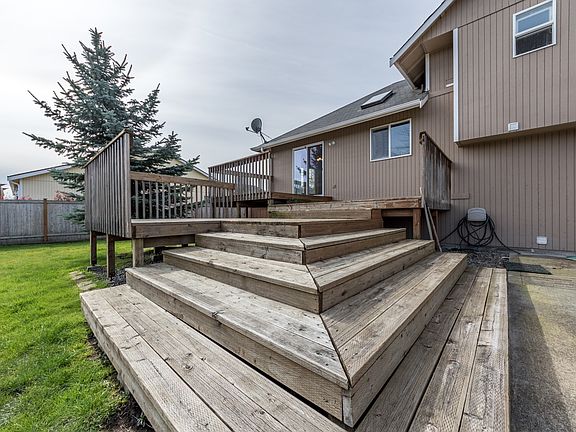 5th image of 2317 19th Street Pl SE