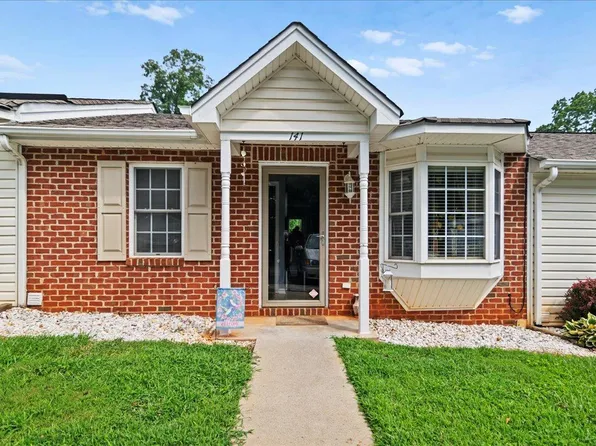 141 Riviera Dr, Madison Heights, VA 24572