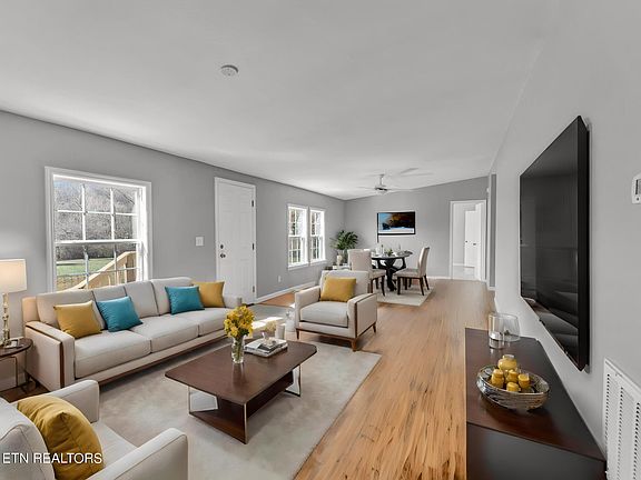 5th image of 409 N Lenoir Ave