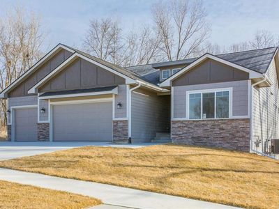 995 Arbor Woods Dr, Pleasant Hill, IA, 50327
