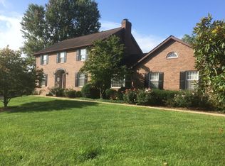 305 Belle Forest Ct, Kingsport, TN 37663
