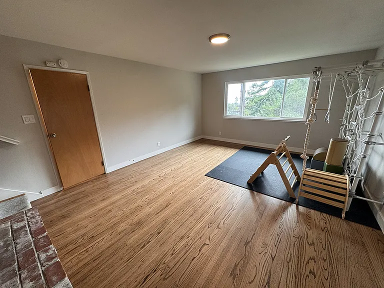 3131 Robinson Dr — Photo 28