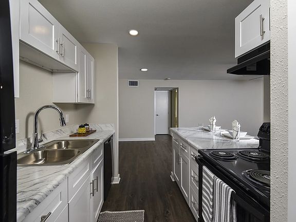 2nd image of 600 Barwood Park APT 0821