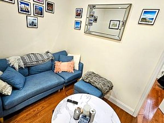 5th image of 205 E 73rd St APT 11