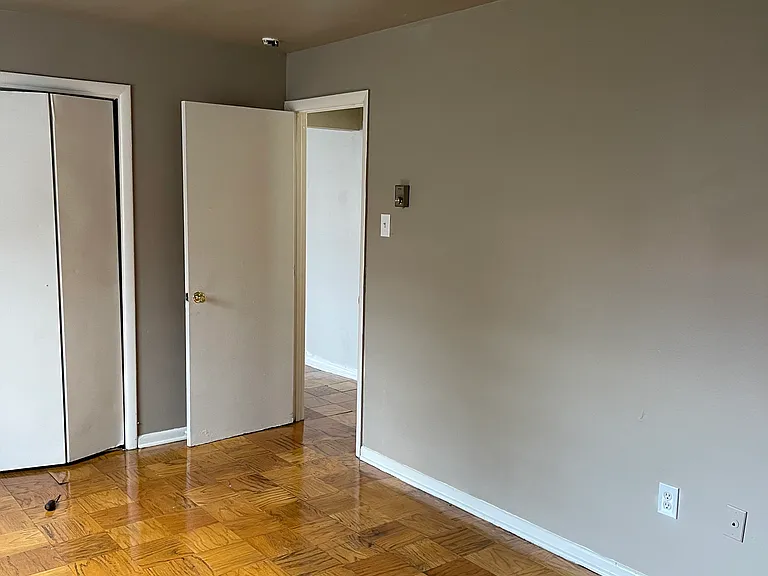 Delton Apartments — Photo 23