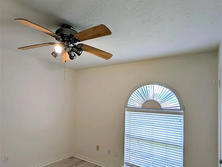 12214 Meadow Berry Dr — Photo 8