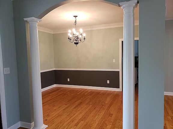4th image of 2613 Quarter Ln SE