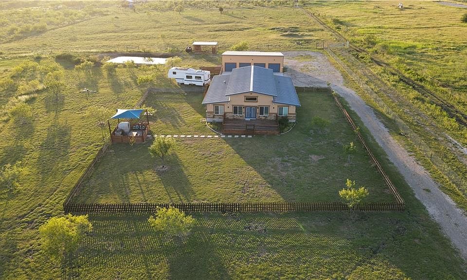 1st image of 331 Schubert Ln