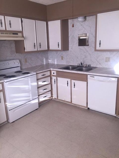 2nd image of 7405 Fir Ave