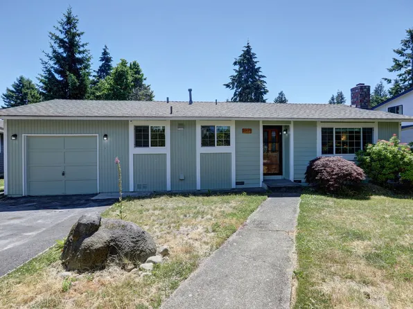 8015 NE 143rd St, Kenmore, WA 98034