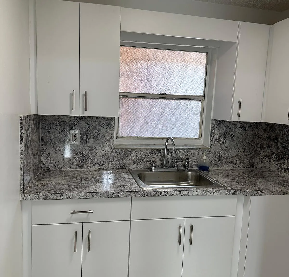 1 bed, 741 sqft, $1,800 — Photo 3