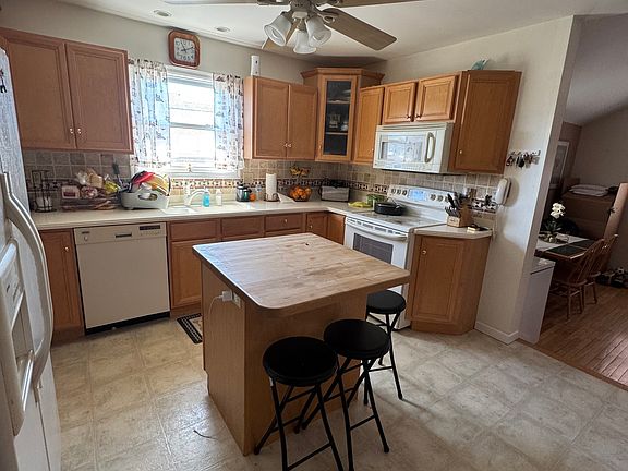 4th image of 15 Montgomery Street