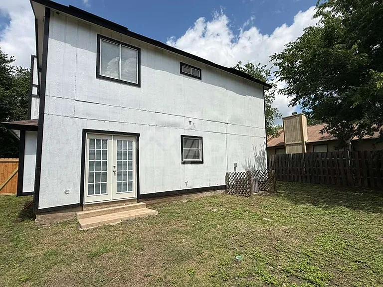 3230 Bear Springs Dr — Photo 25