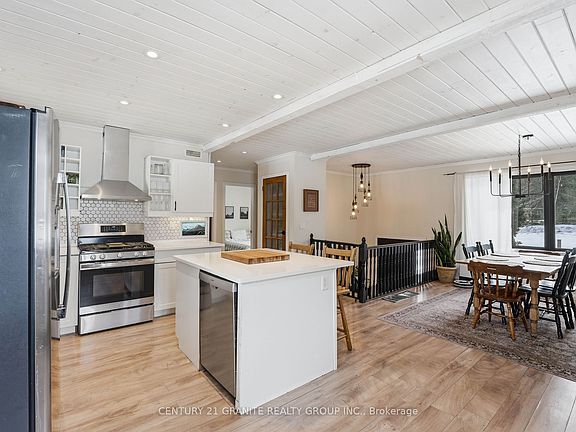 3rd image of 28 Pine Ridge Rd