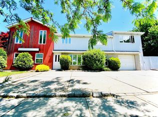 535 S Oyster Bay Rd, Plainview, NY 11803