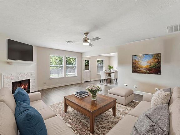 3rd image of 17303 Davenway Drive