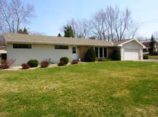2650 Western Ave N, Roseville, MN 55113