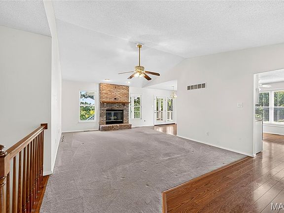 4th image of 207 Spring Lake Dr