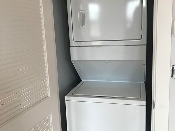 4th image of 1801 S Throop St #402