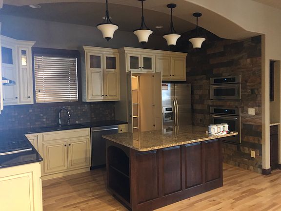 3rd image of 1716 W Grand Arbor Cir