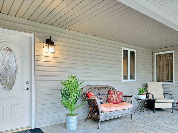 2nd image of 7 Blackwell Ln