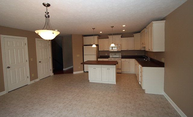 2nd image of 2057 Buttonwood Ct