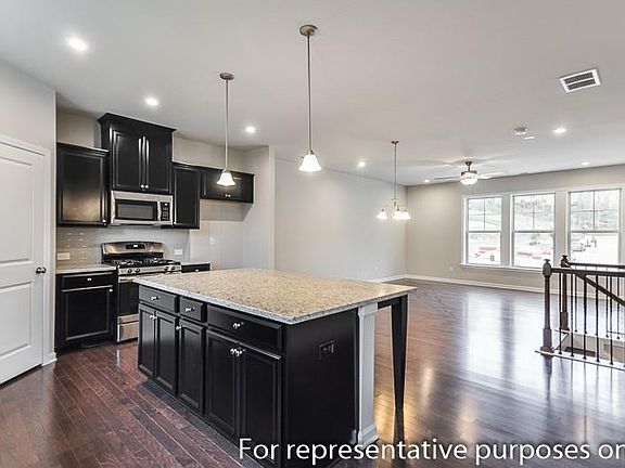 3rd image of 221 Mahone Dr #6