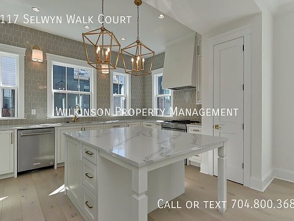 5th image of 4117 Selwyn Walk Ct