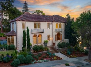 996 Grosvenor Pl, Oakland, CA 94610