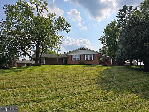 4th image of 4002 High Point Rd