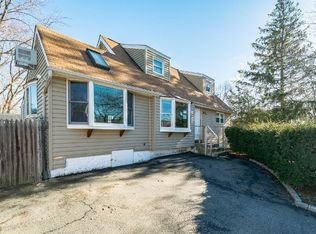 325 Jayne Blvd, Port Jefferson Station, NY 11776