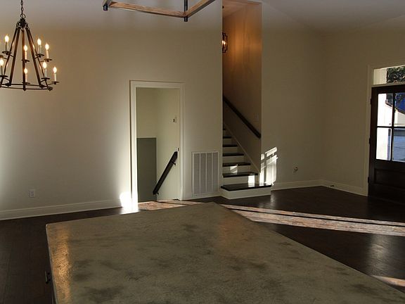 4th image of 1223 Karen Dr