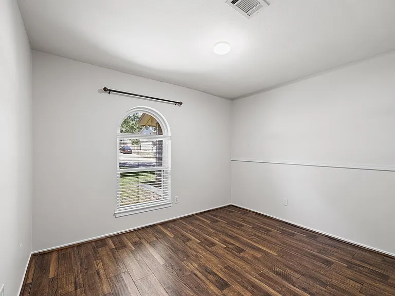 3218 Sycamore Springs Dr — Photo 24