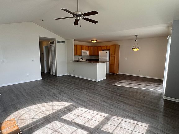 4th image of 48416 Maplehurst Dr