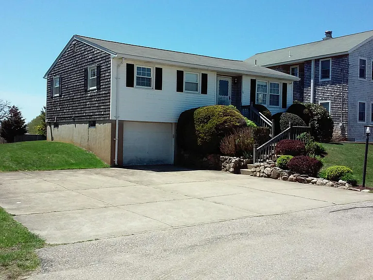 16 Bayberry Hill Rd — Photo 5