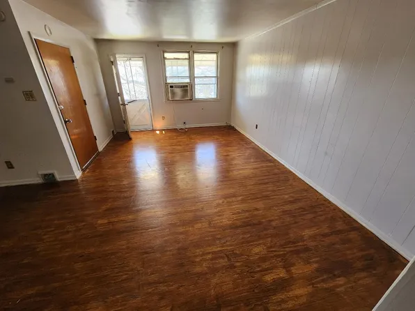 367 Beverly Blvd Floor 2, Upper Darby, PA 19082