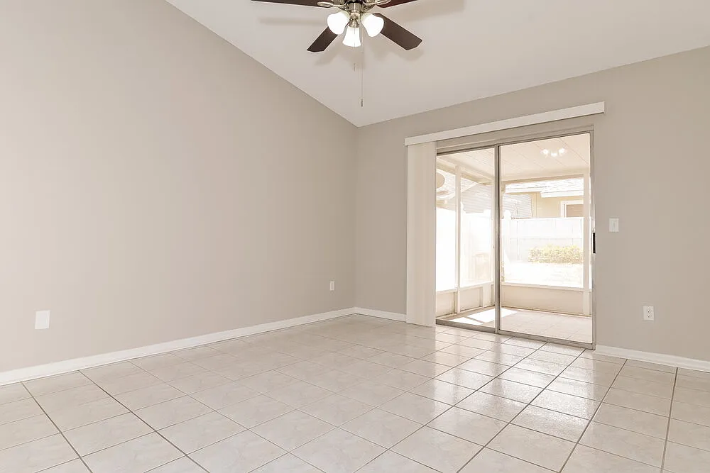 3 bed, 2.0 bath, 1258 sqft, $3,020 — Photo 3
