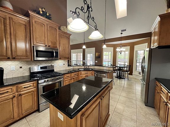 3rd image of 2524 Wyngate Dr