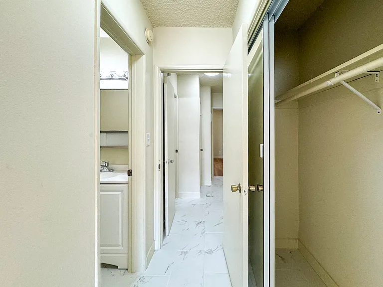 4375 York Blvd #111 — Photo 19